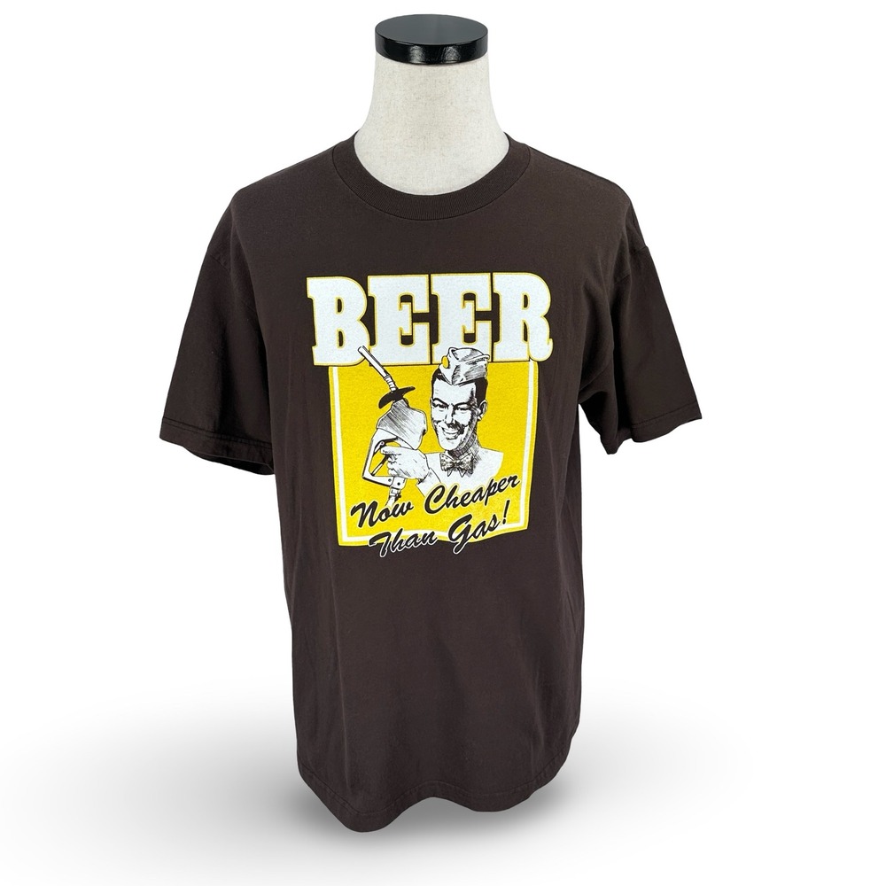 Y2K Beer Now Cheaper Than Gas Graphic T-Shirt Men Large Brown Funny Joke Novelty